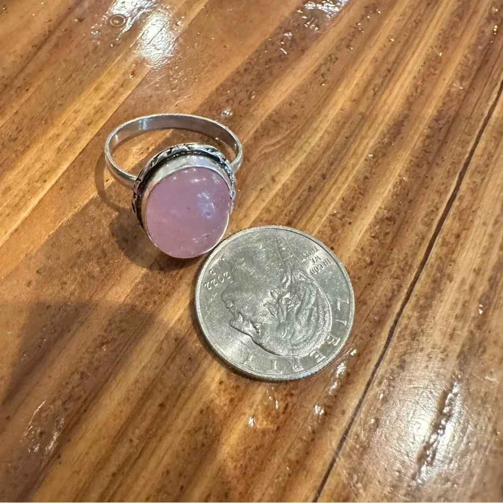 2117 Elegant Silver and Pink Stone Ring